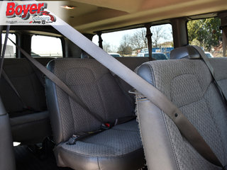 2019 GMC Savana Passenger in Pickering, Ontario - 17 - w320h240px