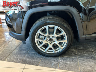 2025 Jeep Compass in Pickering, Ontario - 3 - w320h240px