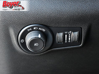 2025 Jeep Compass in Pickering, Ontario - 13 - w320h240px