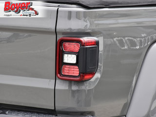 2022 Jeep Gladiator in Pickering, Ontario - 9 - w320h240px