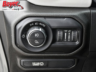 2022 Jeep Gladiator in Pickering, Ontario - 15 - w320h240px