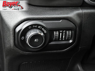 2020 Jeep Wrangler in Pickering, Ontario - 14 - w320h240px