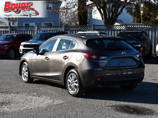 2015 Mazda 3 in Pickering, Ontario - 6 - w320h240px