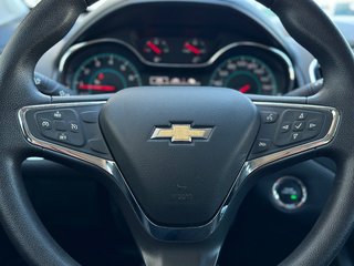 2018 Chevrolet Cruze in Pickering, Ontario - 8 - w320h240px