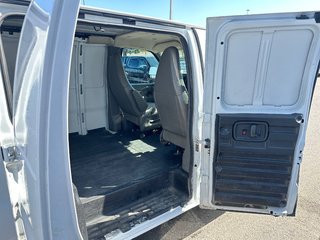 2021 Chevrolet Express Cargo Van in Pickering, Ontario - 12 - w320h240px