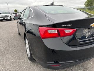 2016 Chevrolet Malibu in Pickering, Ontario - 6 - w320h240px