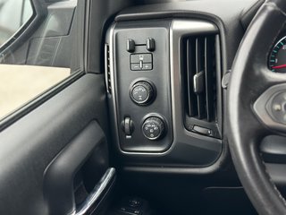 2017 Chevrolet Silverado 1500 in Pickering, Ontario - 12 - w320h240px