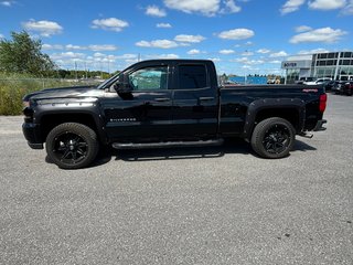 2017 Chevrolet Silverado 1500 in Lindsay, Ontario - 5 - w320h240px