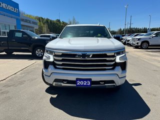 2023 Chevrolet Silverado Crew High Country 4WD in Pickering, Ontario - 2 - w320h240px