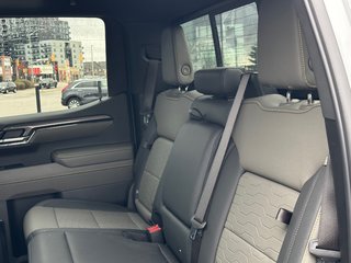 2024 Chevrolet Silverado 1500 in Pickering, Ontario - 18 - w320h240px