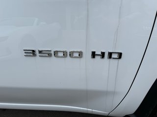 2024 Chevrolet Silverado 3500 HD in Pickering, Ontario - 31 - w320h240px