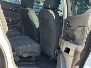 2023 GMC Acadia in Pickering, Ontario - 17 - w320h240px