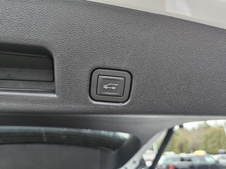 2025 GMC Acadia in Pickering, Ontario - 7 - w320h240px