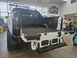 2025 GMC HUMMER EV Pickup in Pickering, Ontario - 6 - w320h240px