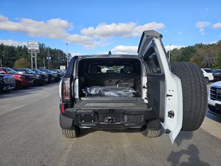 2025 GMC HUMMER EV SUV in Pickering, Ontario - 6 - w320h240px