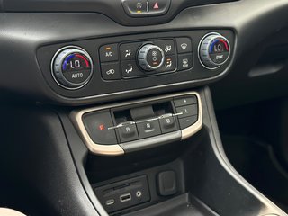 2022 GMC Terrain in Pickering, Ontario - 10 - w320h240px