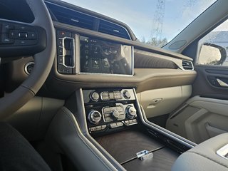 2024 GMC Yukon XL in Pickering, Ontario - 18 - w320h240px