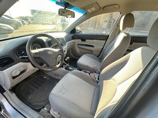 2007 Hyundai Accent in Pickering, Ontario - 9 - w320h240px