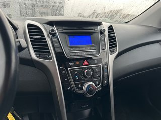 2014 Hyundai Elantra GT in Pickering, Ontario - 14 - w320h240px