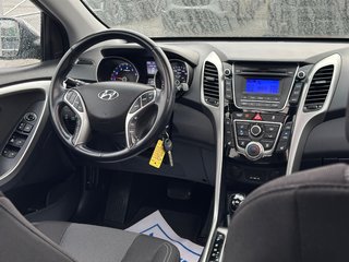 2014 Hyundai Elantra GT in Pickering, Ontario - 12 - w320h240px