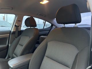 2018 Hyundai Elantra in Pickering, Ontario - 9 - w320h240px