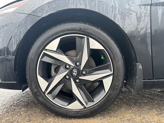 2022 Hyundai Elantra in Lindsay, Ontario - 4 - w320h240px