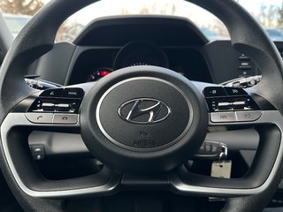 2023 Hyundai Elantra in Pickering, Ontario - 11 - w320h240px