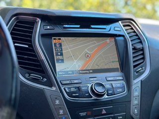 2016 Hyundai Santa Fe XL in Pickering, Ontario - 12 - w320h240px