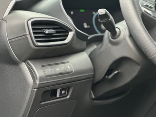 2023 Hyundai Santa Fe in Pickering, Ontario - 11 - w320h240px