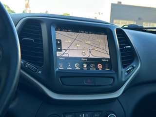 2016 Jeep Cherokee in Pickering, Ontario - 16 - w320h240px