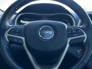 2016 Jeep Cherokee in Pickering, Ontario - 12 - w320h240px