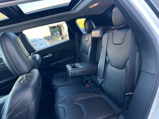 2016 Jeep Cherokee in Pickering, Ontario - 21 - w320h240px