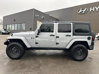 2014 Jeep Wrangler Unlimited in Pickering, Ontario - 2 - w320h240px