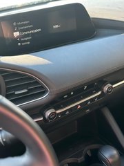 2021 Mazda 3 in Pickering, Ontario - 12 - w320h240px