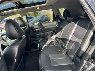 2018 Nissan Rogue in Pickering, Ontario - 22 - w320h240px