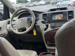 2014 Toyota Sienna in Pickering, Ontario - 9 - w320h240px