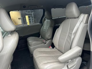 2014 Toyota Sienna in Pickering, Ontario - 18 - w320h240px