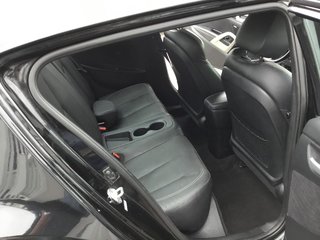 2016 Hyundai Veloster in Pickering, Ontario - 11 - w320h240px