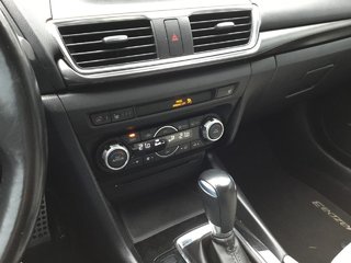 2018 Mazda 3 in Pickering, Ontario - 19 - w320h240px