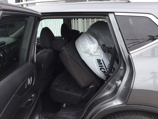 2016 Nissan Rogue in Pickering, Ontario - 10 - w320h240px