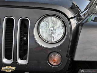 2016 Jeep Wrangler Unlimited in St. Catharines, Ontario - 10 - w320h240px