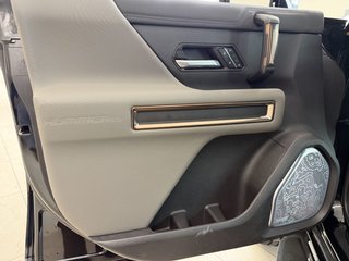 2025 GMC HUMMER EV SUV in Brossard, Quebec - 10 - w320h240px