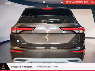 2023  Outlander SE S-AWC / VOLANT CHAUFFANT / MAGS / TOIT PANO in Brossard, Quebec - 3 - w320h240px