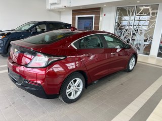 2017 Chevrolet Volt LT in Amos, Quebec - 2 - w320h240px