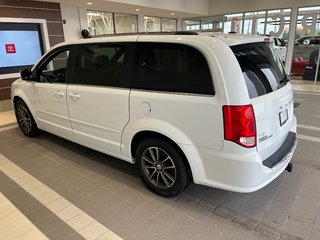 Dodge Grand Caravan SXT Premium Plus 2017 à Amos, Québec - 5 - w320h240px