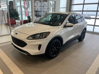 2020 Ford Escape SE in Amos, Quebec - 3 - w320h240px