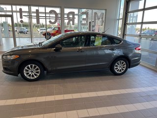 2016 Ford Fusion S in Amos, Quebec - 6 - w320h240px