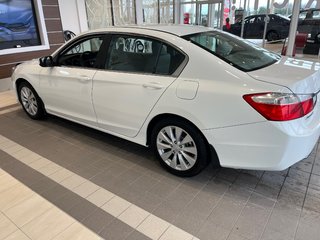 Honda Accord Sedan LX 2015 à Amos, Québec - 5 - w320h240px