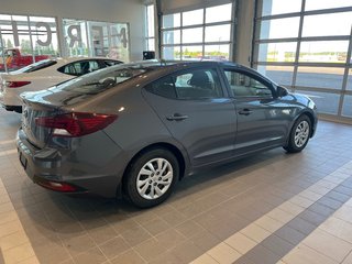 Hyundai Elantra Essential 2019 à Amos, Québec - 5 - w320h240px