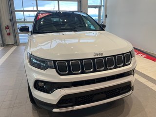 2022 Jeep Compass Limited in Amos, Quebec - 2 - w320h240px